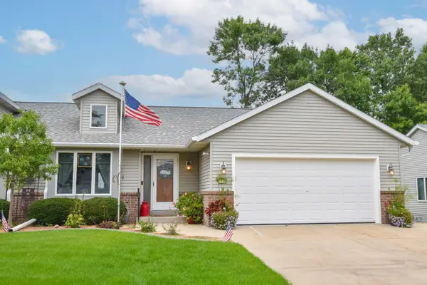 1536 Nature Trl, Hartford, WI 53027