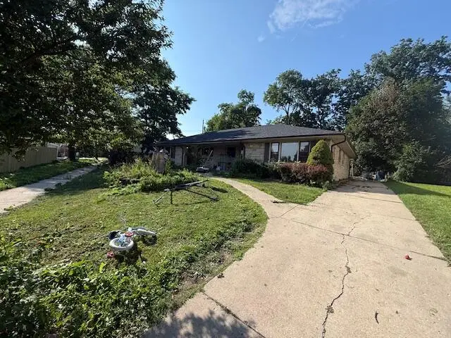 3377 S 34th St, Milwaukee, WI 53215 - #1