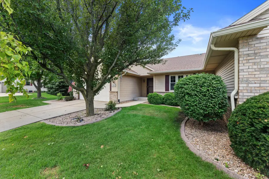 N66W15406 Raven Way Dr, Menomonee Falls, WI 53051 - #2