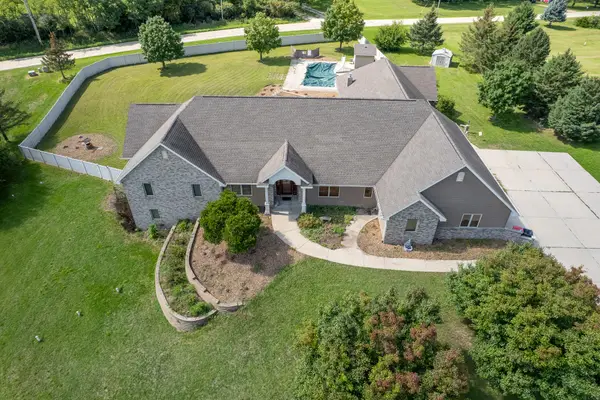 N779 Twin Knolls Dr, Koshkonong, WI 53538