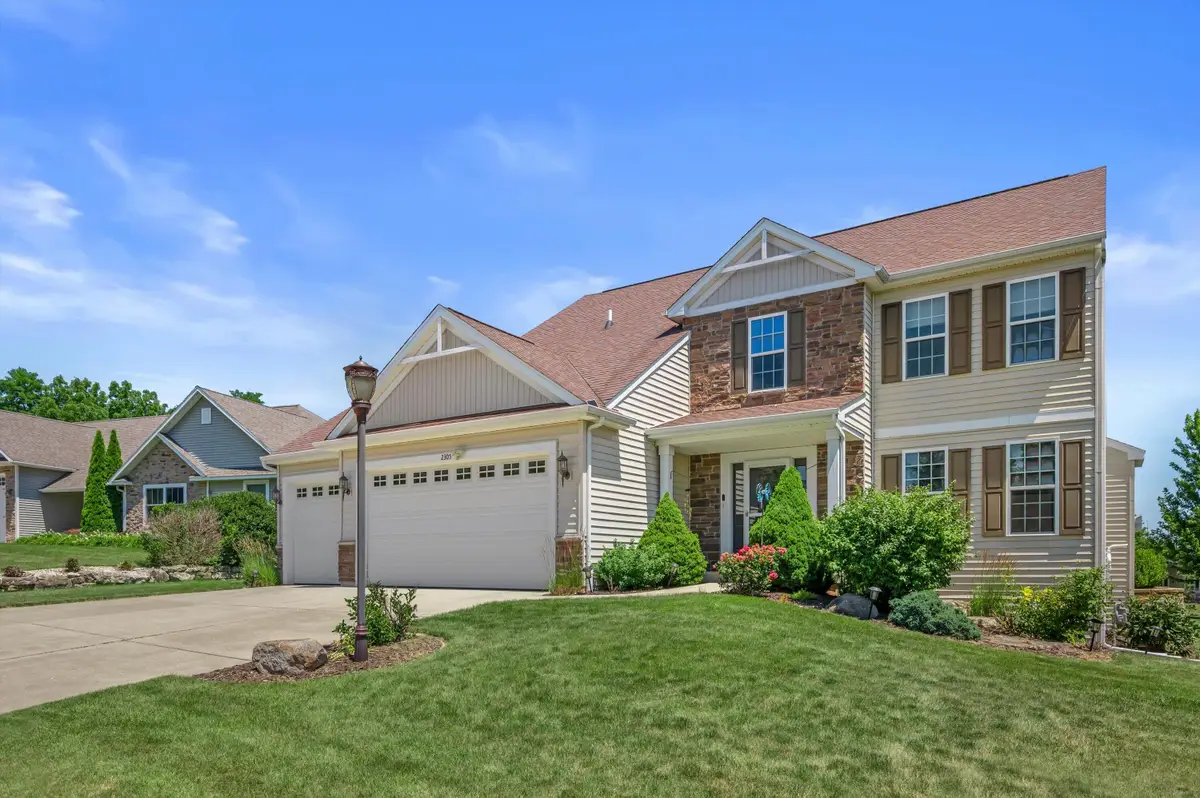 2305 Rustic Woods Ct, Waukesha, WI 53188 - #1