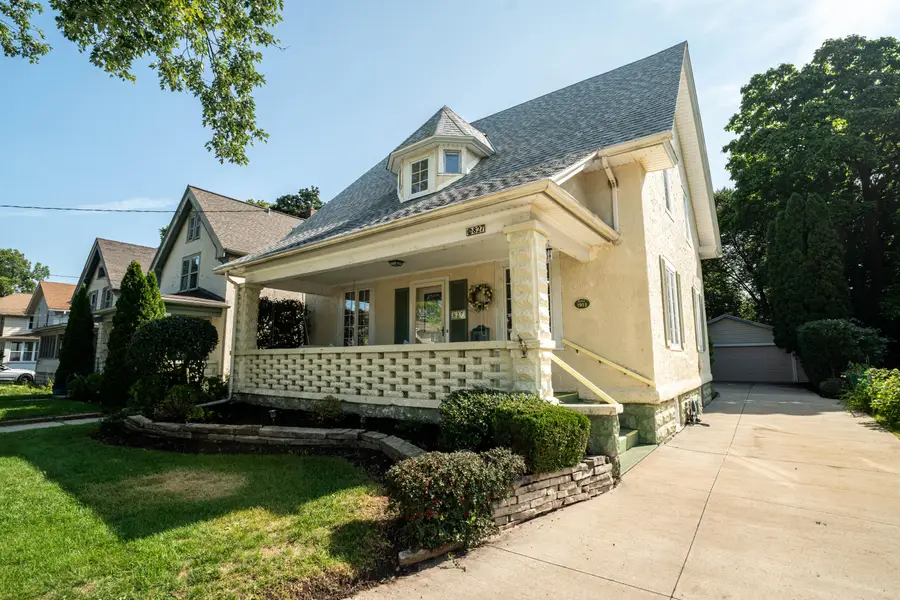 827 Oakland Ave, Waukesha, WI 53186 - #3
