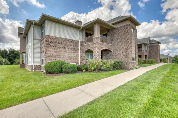 2933 W Drexel Ave, Franklin, WI 53132
