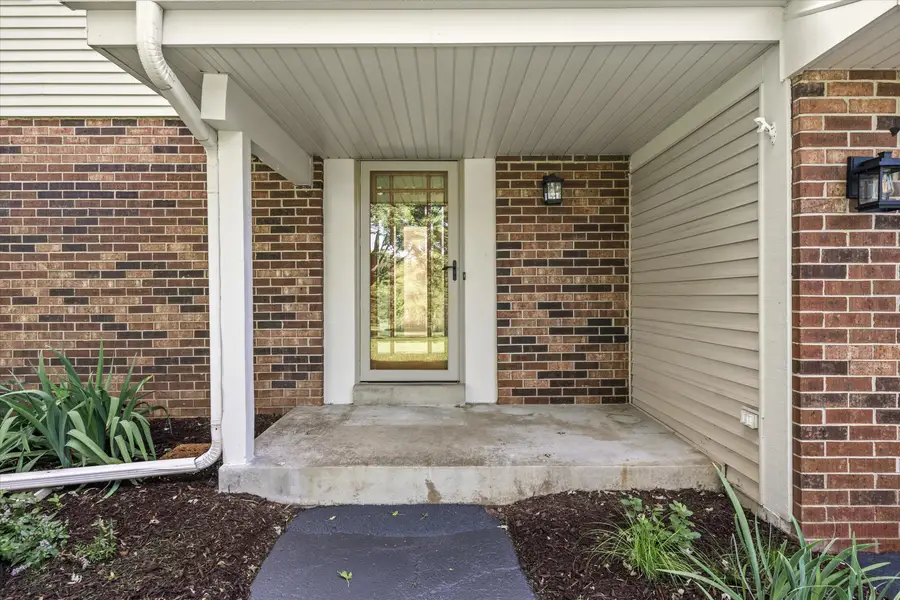 W277S4070 Green Country Rd, Waukesha, WI 53189 - #2