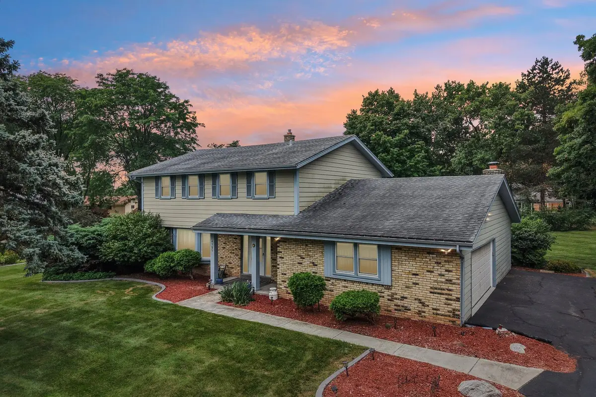 4185 Beaufort Dr, Brookfield, WI 53045 - #1