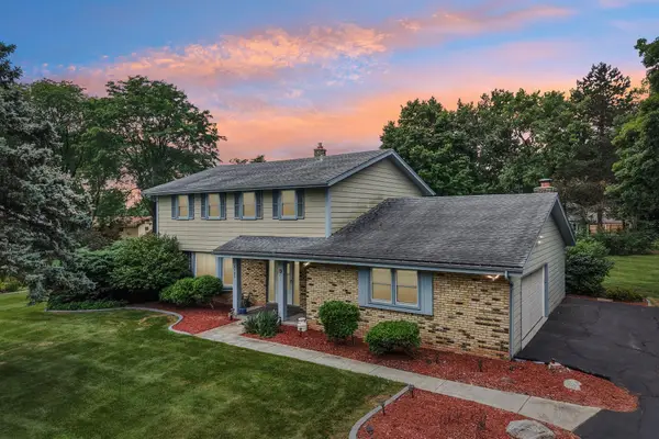 4185 Beaufort Dr, Brookfield, WI 53045