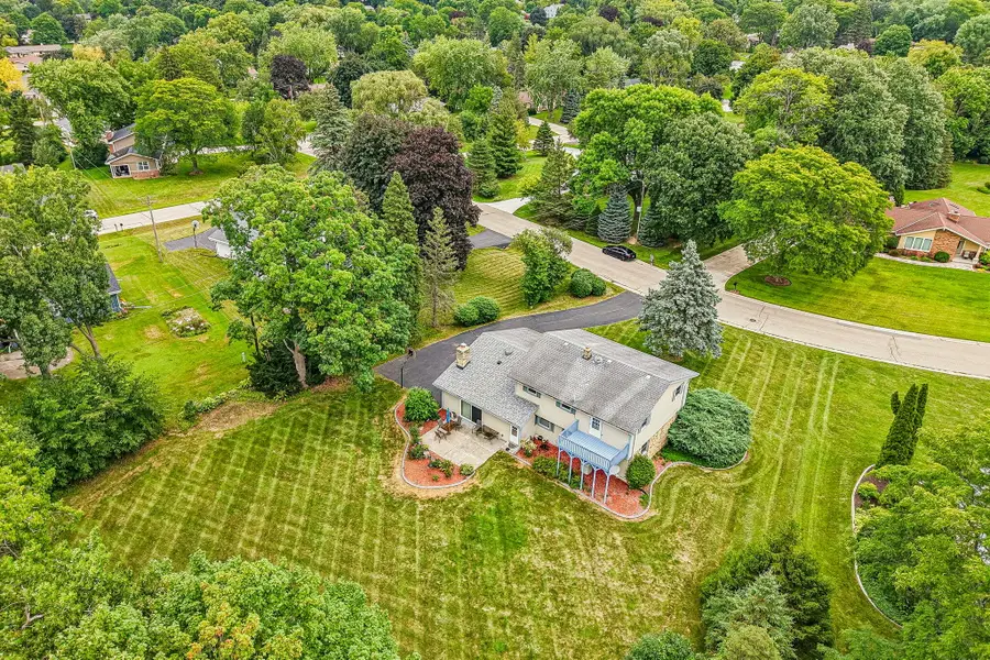 4185 Beaufort Dr, Brookfield, WI 53045 - #3