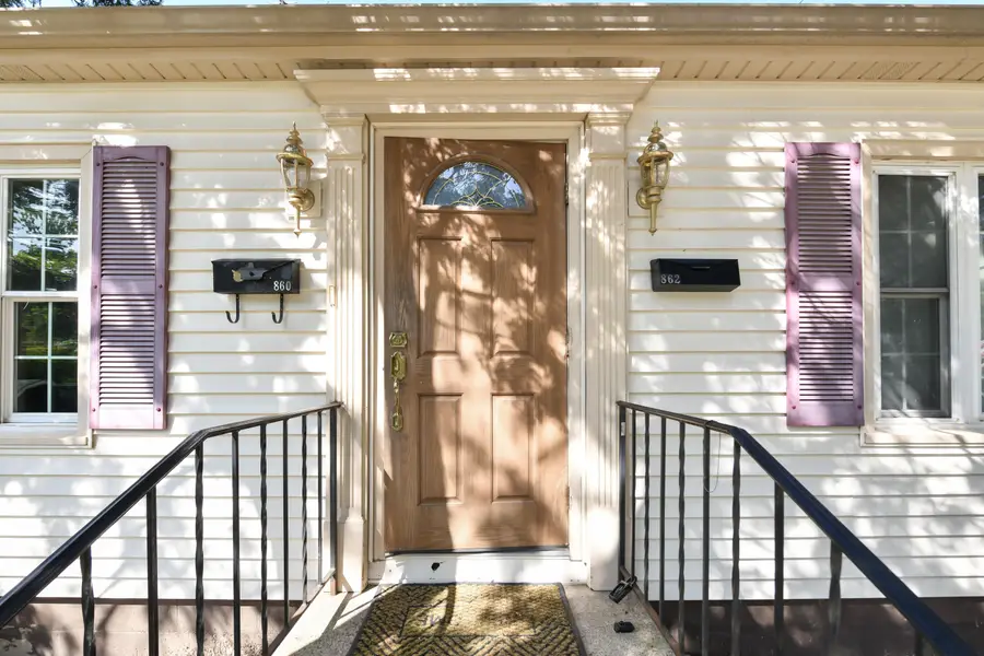 860 Genesee St, Waukesha, WI 53186 - #2
