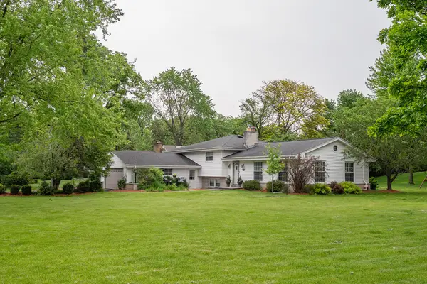 12475 Elmhurst Pkwy, Elm Grove, WI 53122