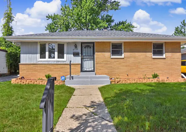 6715 N 78th St, Milwaukee, WI 53223