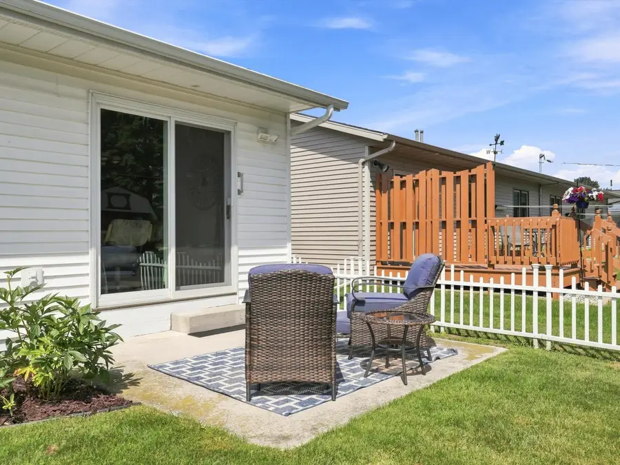 2033 Kellner St, Manitowoc, WI 54220 - #3