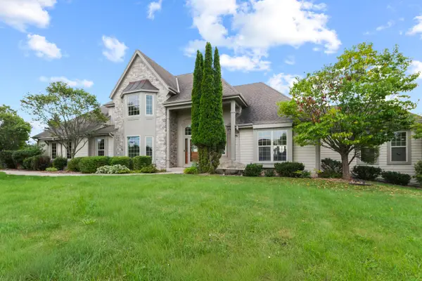 1183 Aspen Ct, Grafton, WI 53024