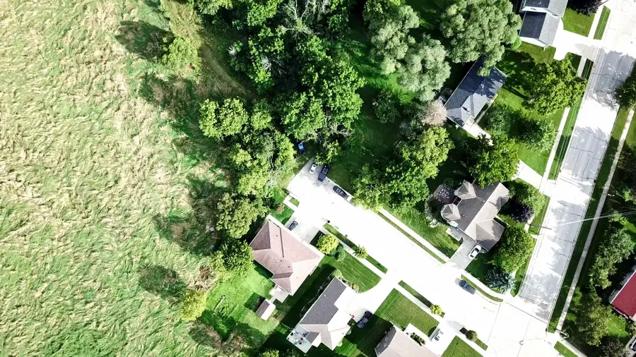 325 Sunset Dr, Hartford, WI 53027 - #2