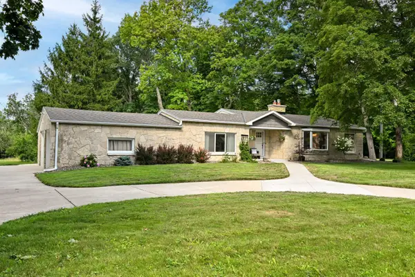 3415 Fiebrantz Dr, Brookfield, WI 53005