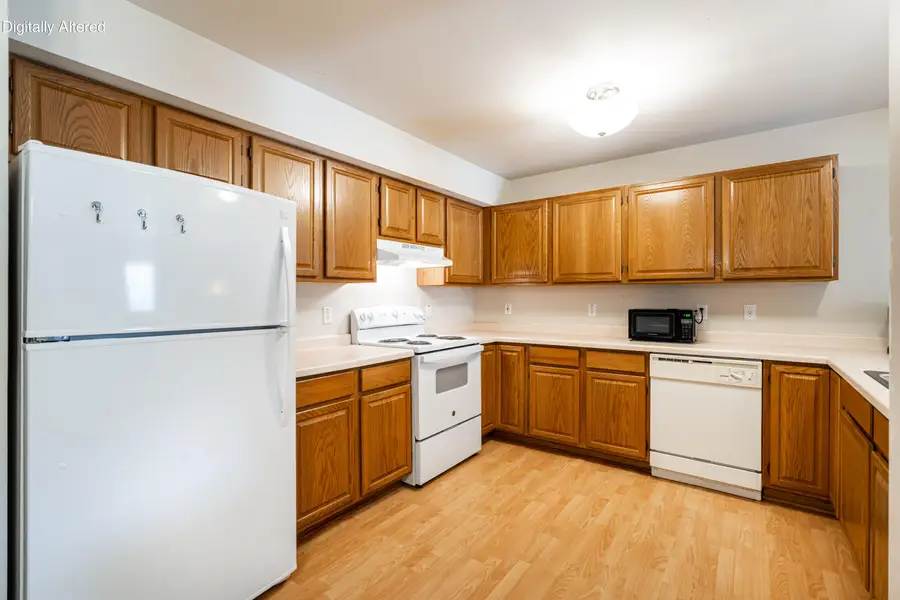 4887 Easy St, Delafield, WI 53029 - #3