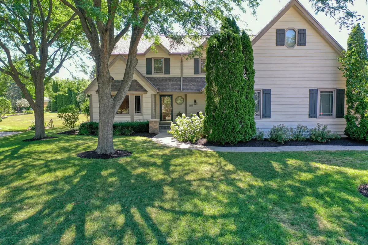 13865 W Linfield Dr, New Berlin, WI 53151 - #1
