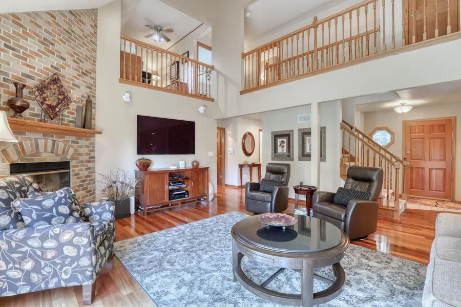 13865 W Linfield Dr, New Berlin, WI 53151 - #3