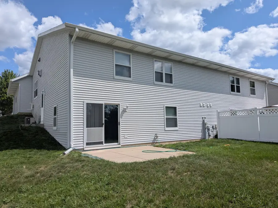 1109 Firethorn Dr, West Bend, WI 53090 - #3