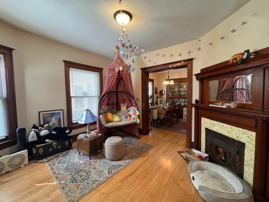 2637 N Oakland Ave, Milwaukee, WI 53211 - #2
