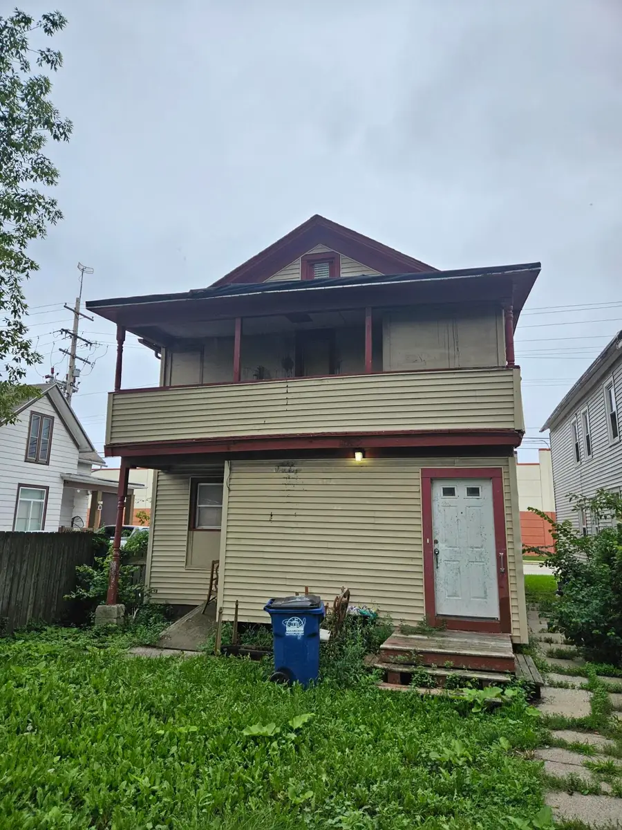 1220 N Memorial Dr, Racine, WI 53404 - #2