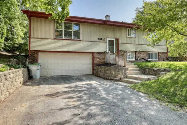9006 W Cheyenne Ct, Milwaukee, WI 53224