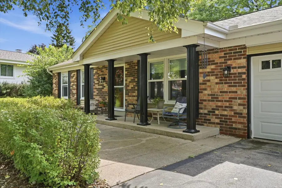 107 Shepard Ct, Mukwonago, WI 53149 - #3