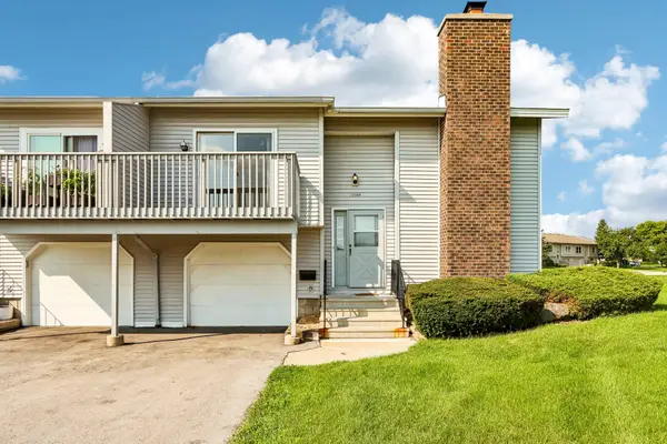 10354 W Parkwood Dr, Franklin, WI 53132