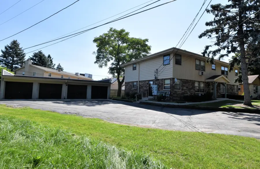 4276 S 14th St, Milwaukee, WI 53221 - #3
