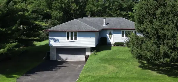 W224S9189 Leo Ln, Big Bend, WI 53103
