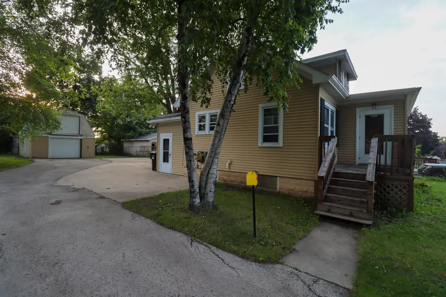 1512 Virginia St, Racine, WI 53405 - #2
