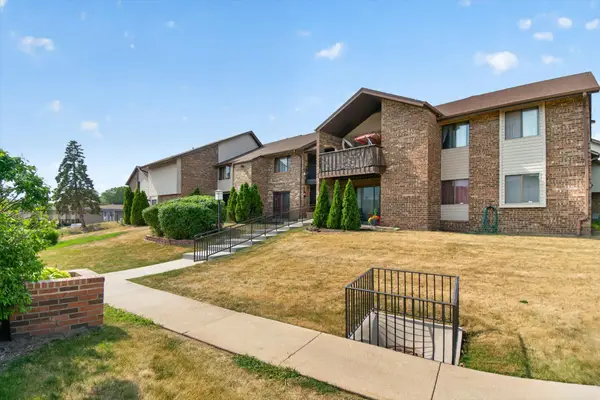 9034 W Lisbon Ave, Milwaukee, WI 53222