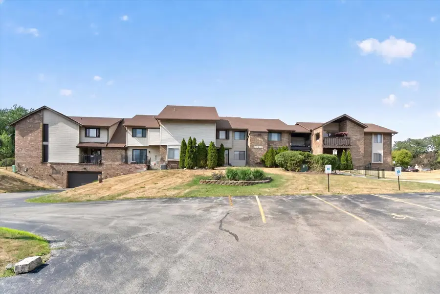 9034 W Lisbon Ave, Milwaukee, WI 53222 - #2