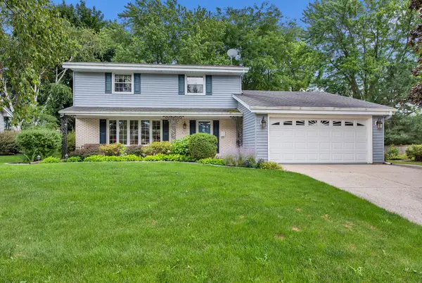 N89W17151 Highland Ct, Menomonee Falls, WI 53051
