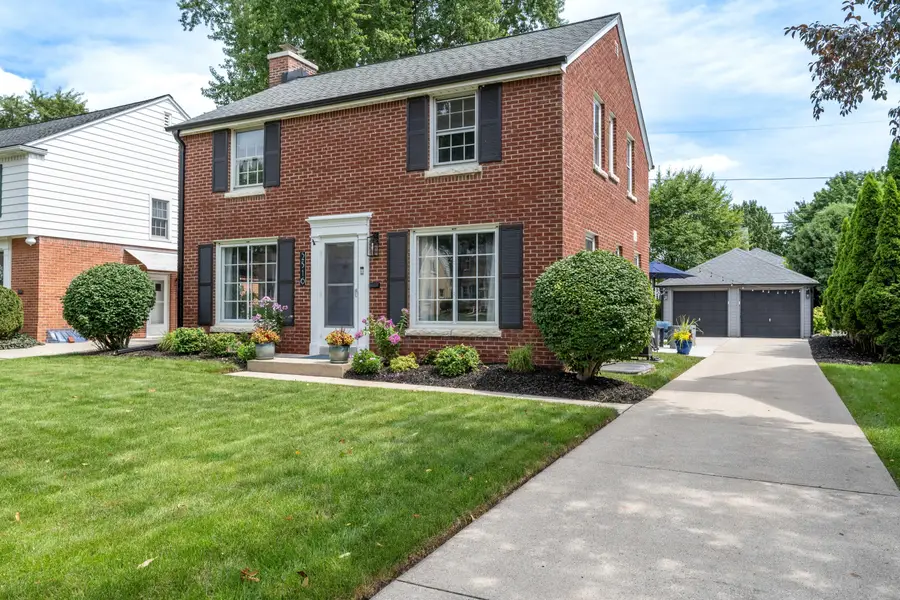 2516 N 83rd St, Wauwatosa, WI 53213 - #2