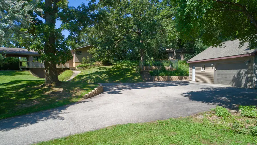 126 E Oak Crest Dr, Wales, WI 53183 - #2