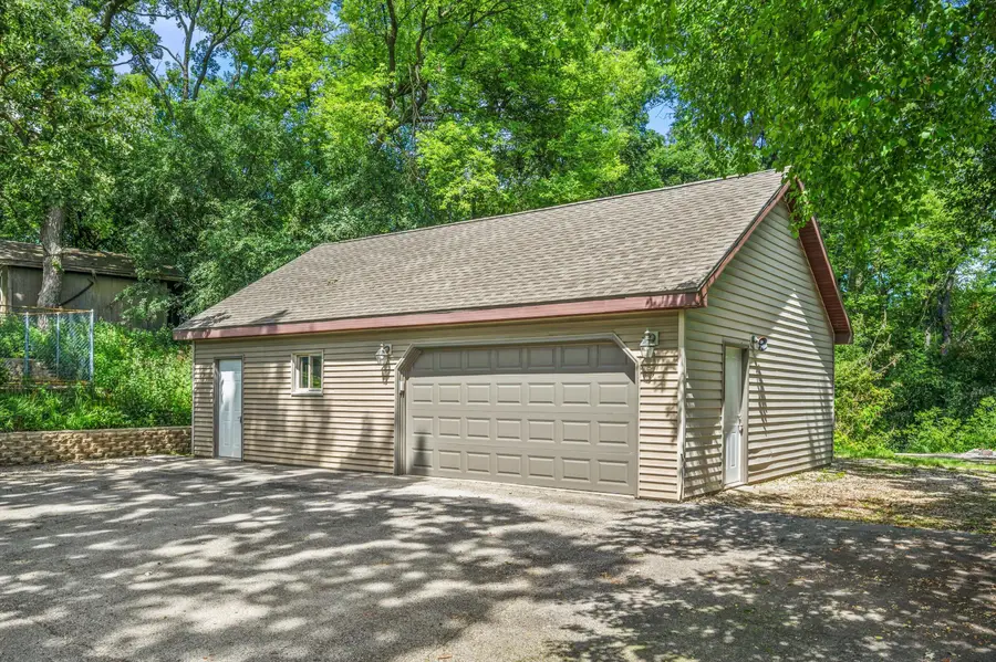 126 E Oak Crest Dr, Wales, WI 53183 - #3