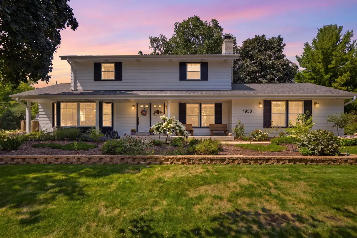 1930 Sunnyside Dr, Waukesha, WI 53186 - #1