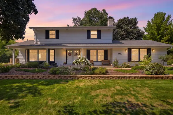 1930 Sunnyside Dr, Waukesha, WI 53186