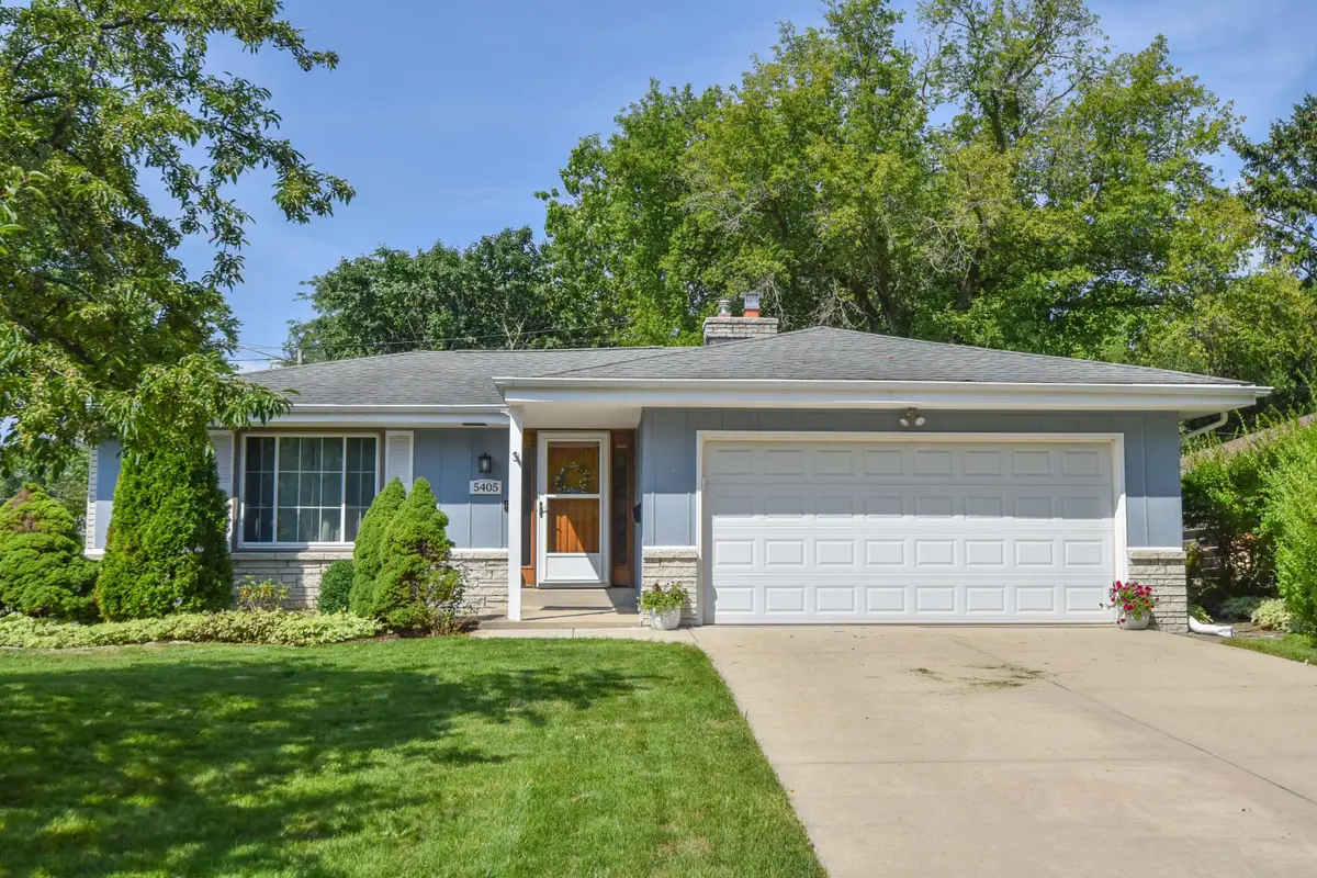 5405 N Shasta Dr, Glendale, WI 53209 - #1