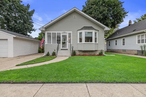 2516 71st St, Kenosha, WI 53143