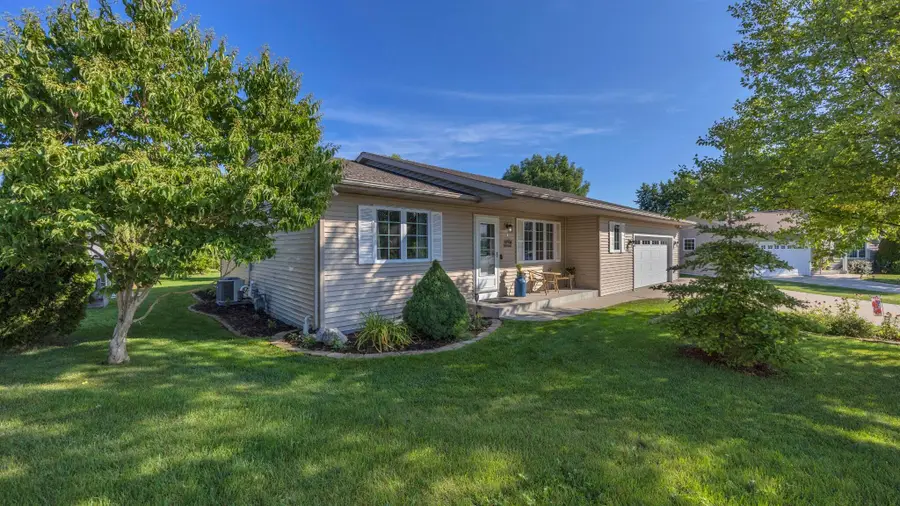 1632 Crane Ct, Sheboygan Falls, WI 53085 - #3
