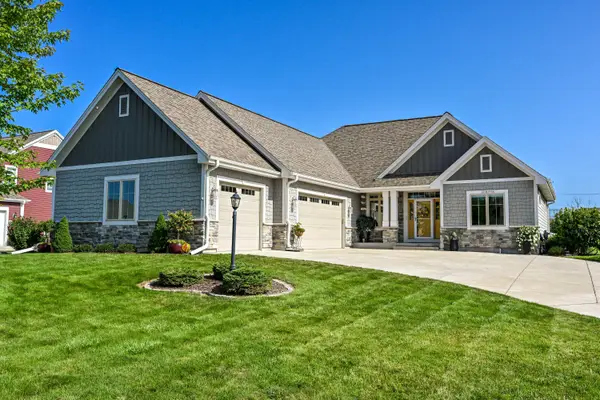 N57W19704 Holly Ct, Menomonee Falls, WI 53051