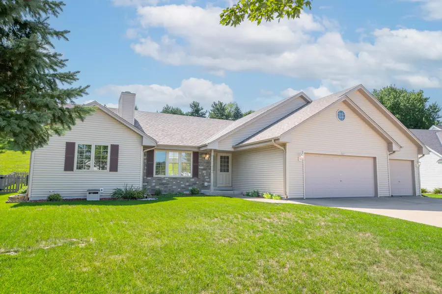 1271 Orchard Cir, Oconomowoc, WI 53066 - #3