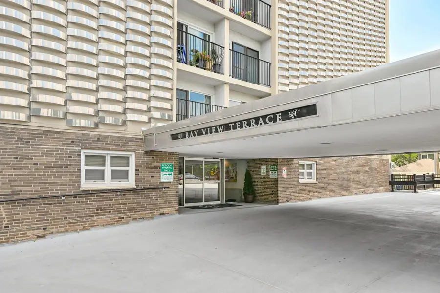 2525 S Shore Dr, Milwaukee, WI 53207 - #2