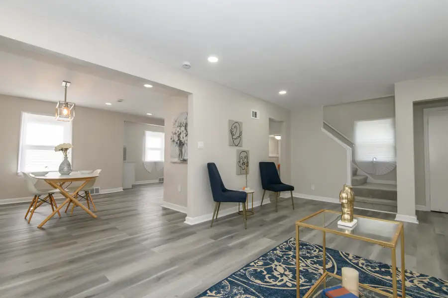 4158 N 17th St, Milwaukee, WI 53209 - #3