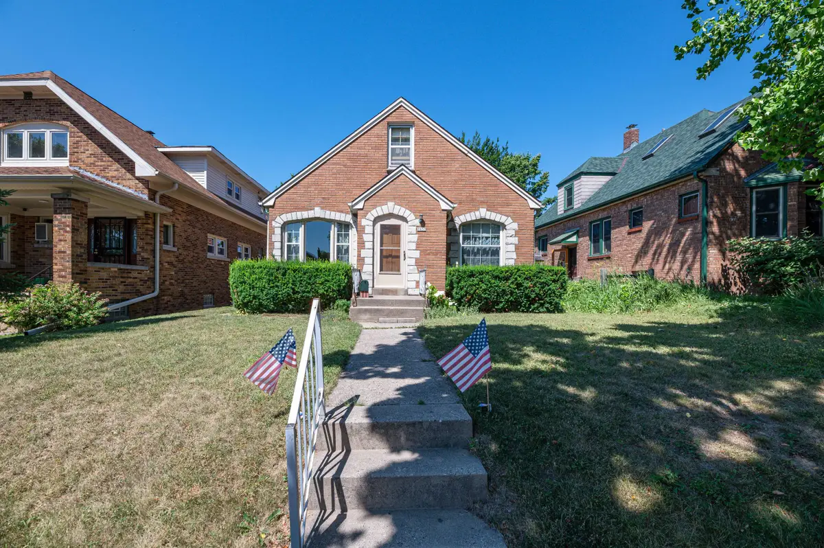 3657 S 14th St, Milwaukee, WI 53221 - #1