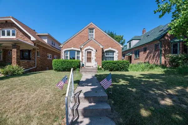 3657 S 14th St, Milwaukee, WI 53221
