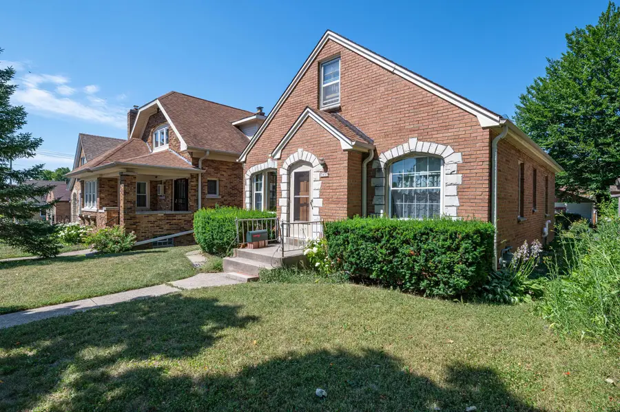 3657 S 14th St, Milwaukee, WI 53221 - #2