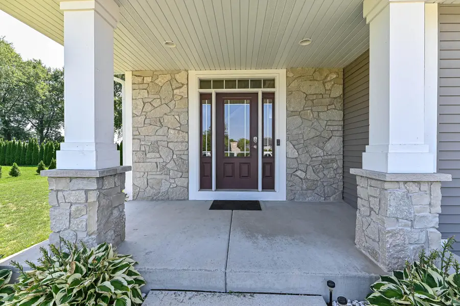 1515 E Maple View Dr, Oak Creek, WI 53154 - #2