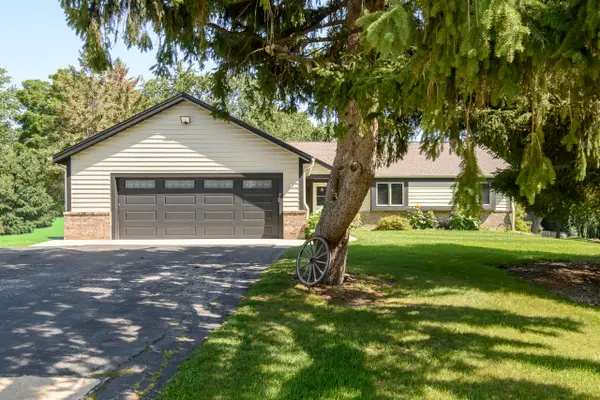 11506 W Janet Ct, Franklin, WI 53132